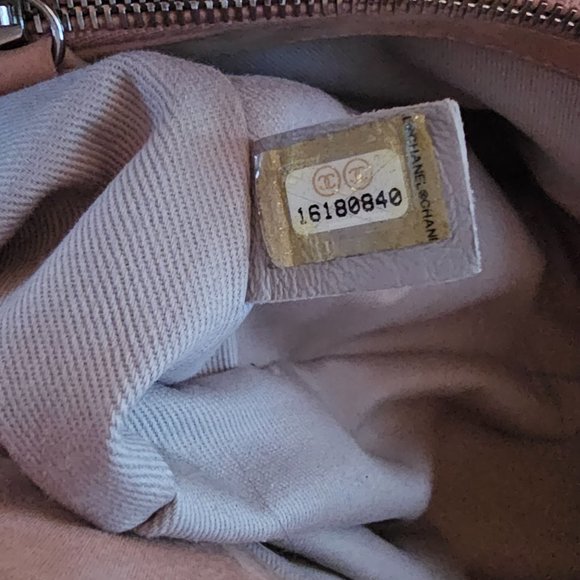 CHANEL -Spiral Sea Tote Quilted Iridescent Calfskin Bag! -AUTHENTIC! - Picture 8 of 16